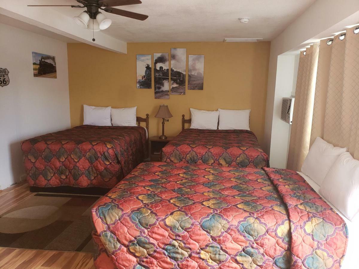 Deluxe Inn Селигмэн Экстерьер фото